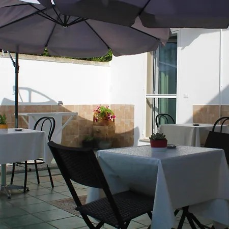 Sunrise Oda ve Kahvaltı 4*